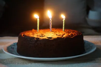 Gyertyás születésnapi torta