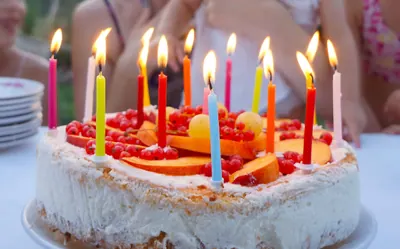 Krémes ünnepi torta